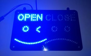 تابلوی سفارشی OPEN CLOSE با طرح استیکر