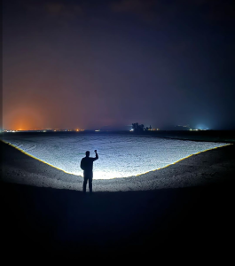 چراغ قوه پلیسی زوم دار P90 ruilang