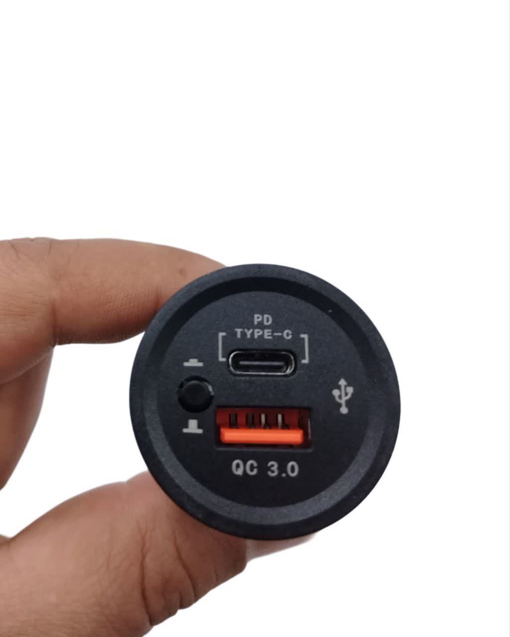 شارژر خودرویی پنلی کلیددار مدل MT ACK (USB 20W + Type-C 12W)